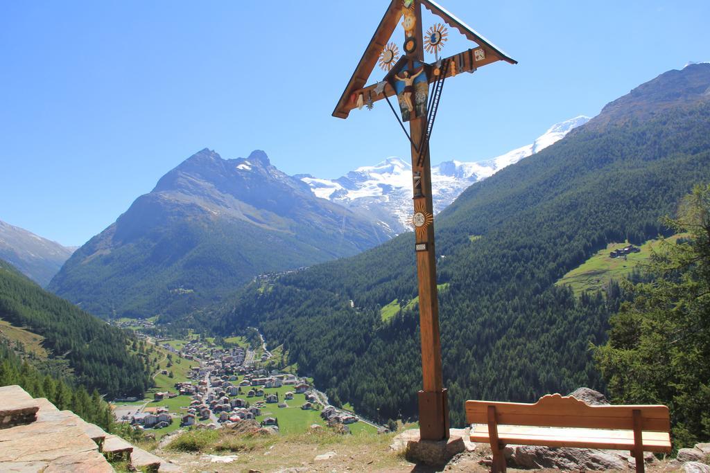 Pension Heino Saas-Grund Bagian luar foto
