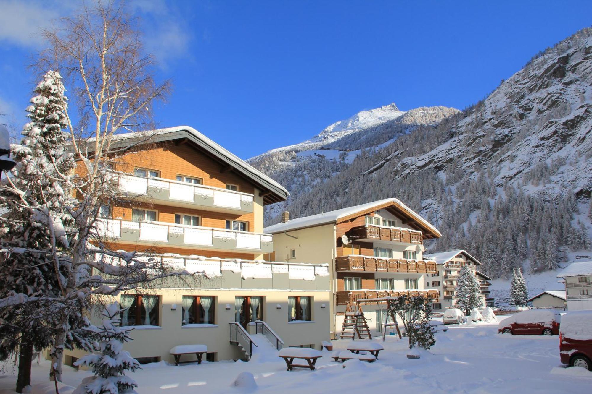 Pension Heino Saas-Grund Bagian luar foto